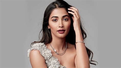 pooja hegde|Pooja Hegde Height, Age, Family, Wiki & More